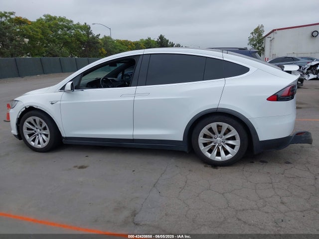 Tesla MODEL X 2016 5YJXCBE29GF020108 Image 15