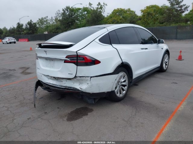 2016 TESLA MODEL X 5YJXCBE29GF020108 Photo 3