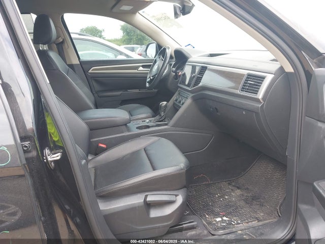 1V2FR2CA7JC574917 Volkswagen 2018