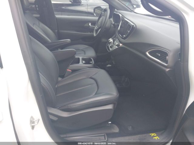2025 CHRYSLER PACIFICA 2C4RC1BG1SR520795 Photo 4