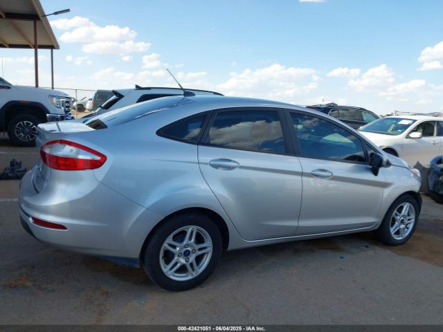 3FADP4BJ0KM163070 Ford 2019