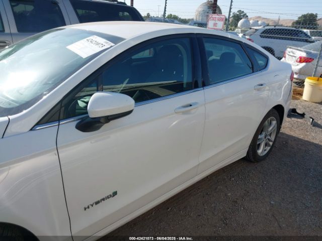 3FA6P0LU4JR249042 Ford Fusion Hybrid Se
