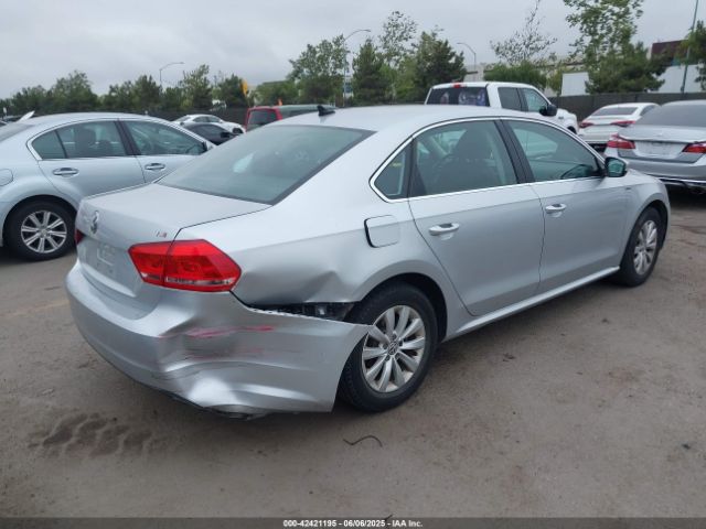 1VWAT7A3XFC119353 Volkswagen Passat 1.8t Limited Edition