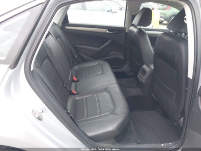 1VWAT7A3XFC119353 Volkswagen Passat 1.8t Limited Edition