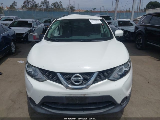 JN1BJ1CP1HW012917 Nissan 2017