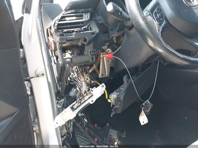 NMTKHMBX9JR029352 Toyota 3zr-fae