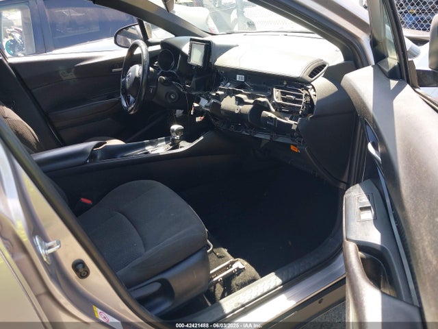 NMTKHMBX9JR029352 Toyota 3zr-fae
