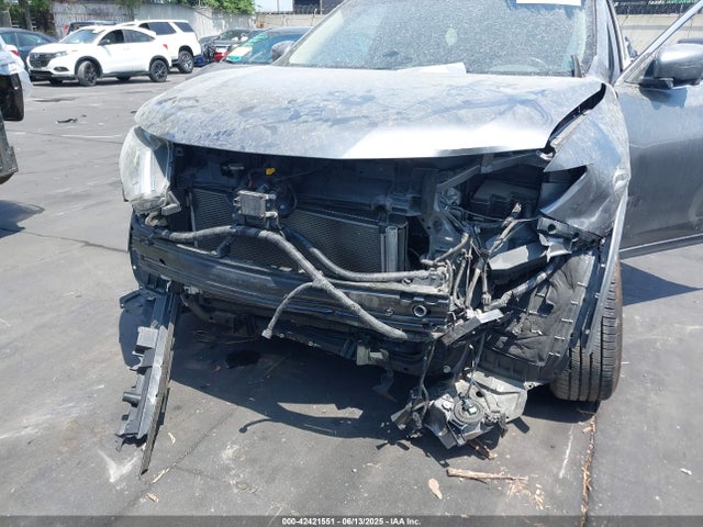 JN8AT2MT6KW262766 Nissan 2019