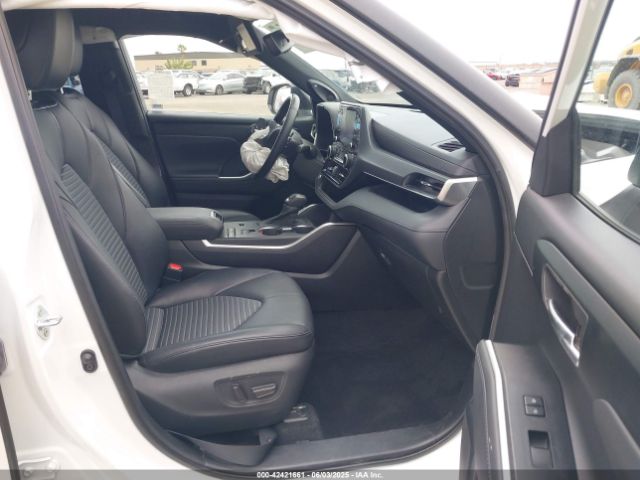 2021 TOYOTA HIGHLANDER 5TDJZRAH4MS058943 Photo 4