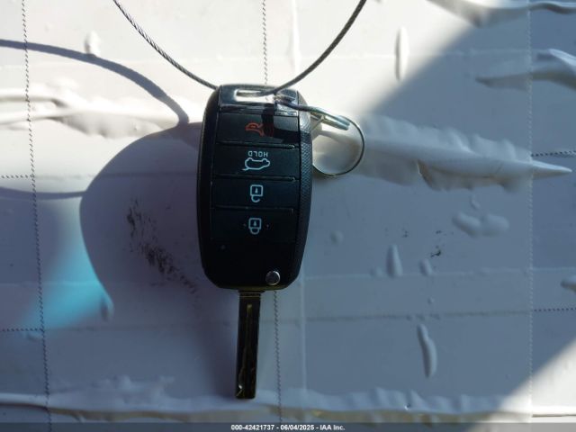 KNDPMCAC6H7274822 KIA Sportage Lx