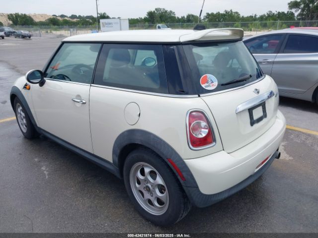 2012 MINI COOPER WMWSU3C58CT542971 Photo 2