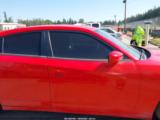 2C3CDXBG1LH121810 Dodge Charger Sxt Rwd