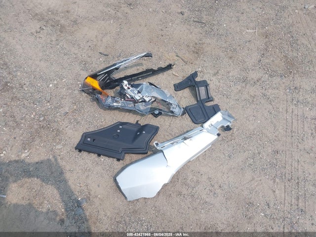 2T1BURHE5JC105822 Toyota 2zr-fe