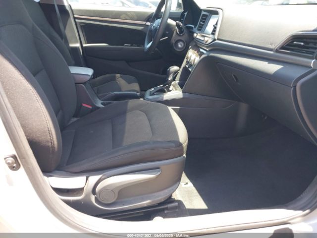 2019 HYUNDAI ELANTRA 5NPD84LFXKH436488 Photo 4