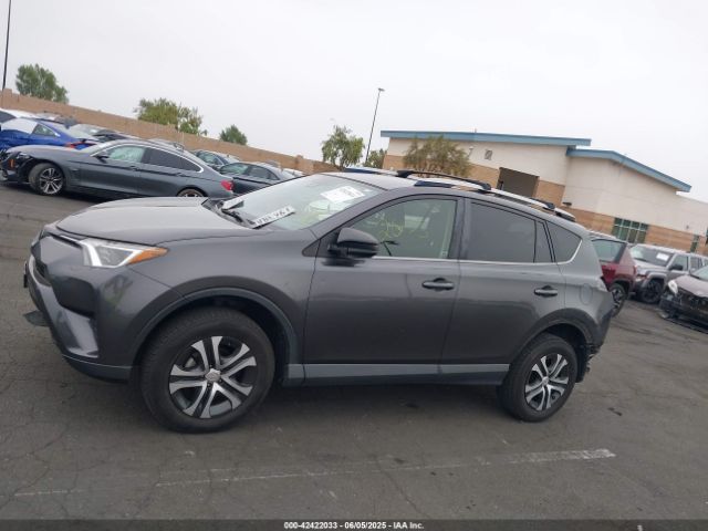 JTMZFREVXHJ107299 Toyota RAV4 LE