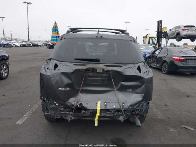 JTMZFREVXHJ107299 Toyota RAV4 LE