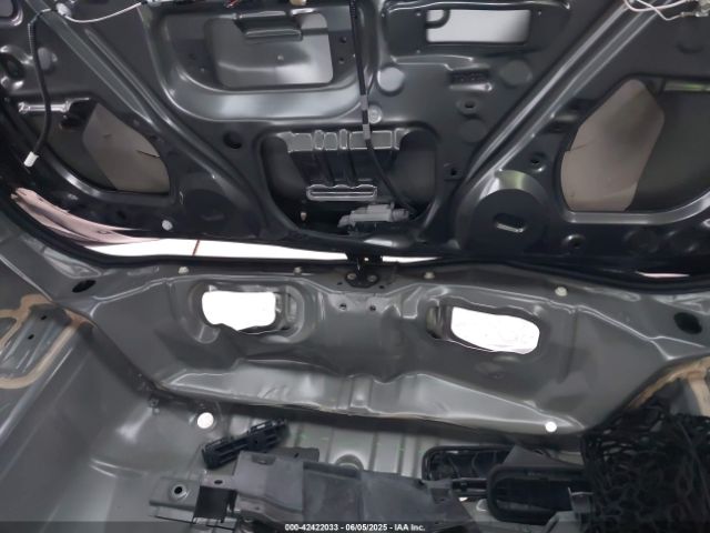 JTMZFREVXHJ107299 Toyota RAV4 LE