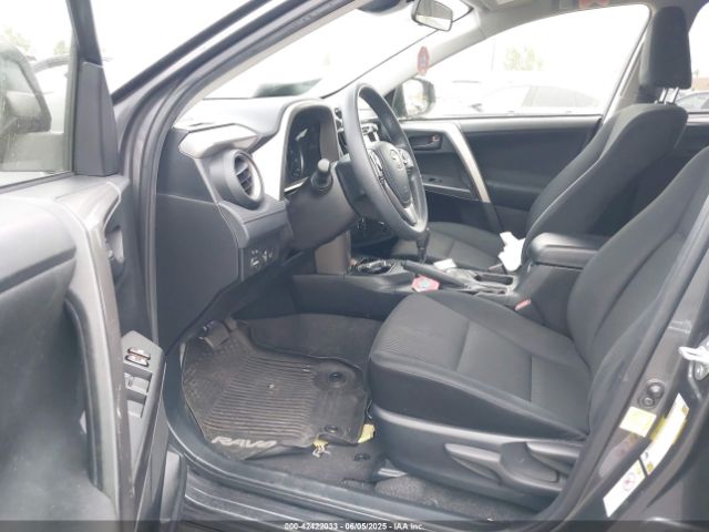 JTMZFREVXHJ107299 Toyota RAV4 LE