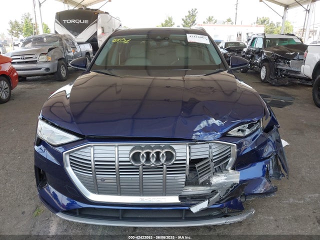 WA1LAAGE4MB038563 Audi 2021