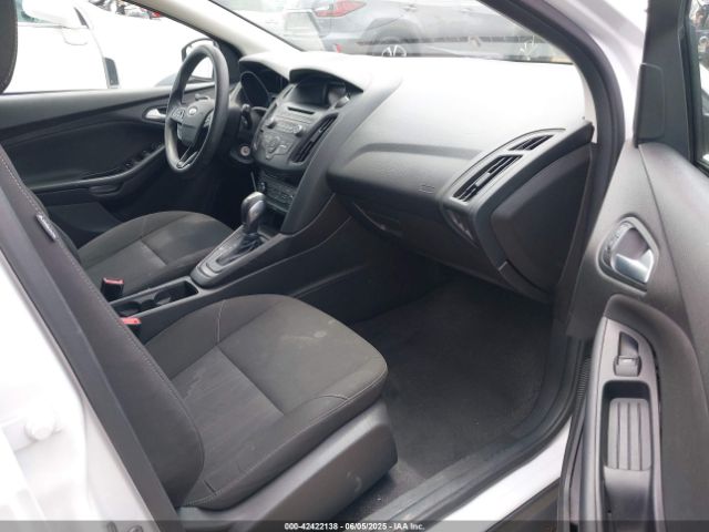 1FADP3K22FL316171 Ford FOCUS SE