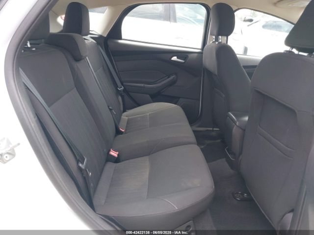 1FADP3K22FL316171 Ford FOCUS SE