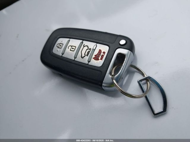 KMHD35LH9EU200703 Hyundai ELANTRA GT