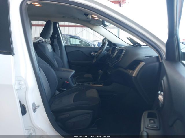 1C4PJLAB5FW560342 Jeep Cherokee Sport