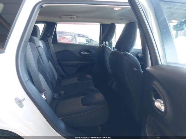 1C4PJLAB5FW560342 Jeep Cherokee Sport