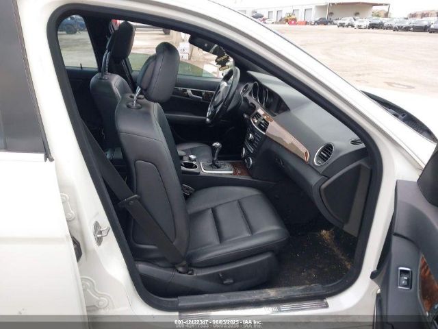 WDDGF8AB5EA961762 Mercedes-Benz C 300 Luxury 4matic/sport 4matic