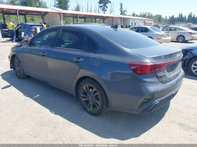 3KPF24AD2NE502195 KIA Forte Lxs