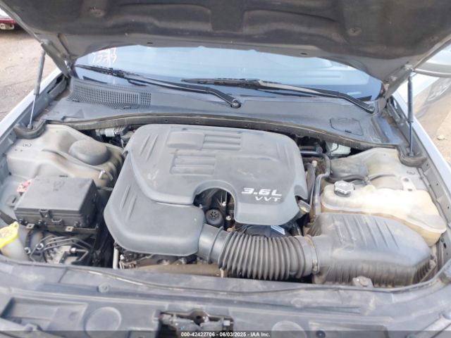 2018 CHRYSLER 300 2C3CCABG0JH211379 Photo 9