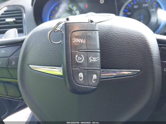 2018 CHRYSLER 300 2C3CCABG0JH211379 Photo 10