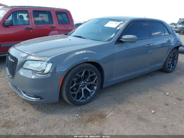 2018 CHRYSLER 300 2C3CCABG0JH211379 Photo 1
