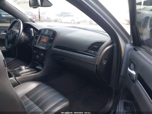 2018 CHRYSLER 300 2C3CCABG0JH211379 Photo 4