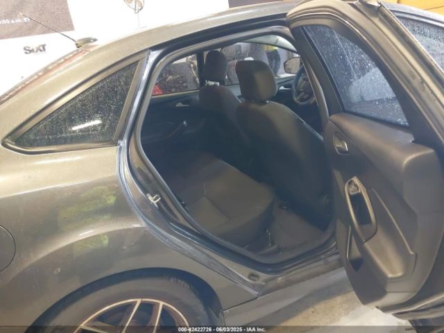 1FADP3F26FL279667 Ford FOCUS SE