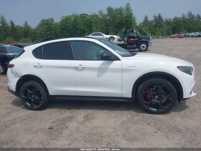 ZASPAKBN0R7D72661 Alfa Romeo Stelvio