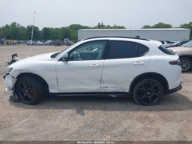 ZASPAKBN0R7D72661 Alfa Romeo Stelvio