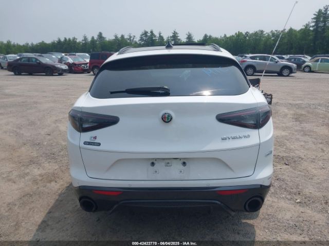 ZASPAKBN0R7D72661 Alfa Romeo Stelvio