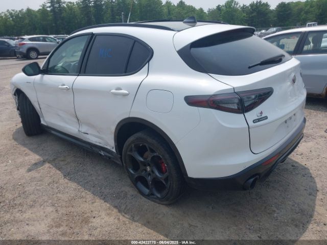 ZASPAKBN0R7D72661 Alfa Romeo Stelvio