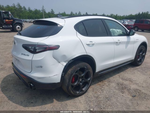 ZASPAKBN0R7D72661 Alfa Romeo Stelvio
