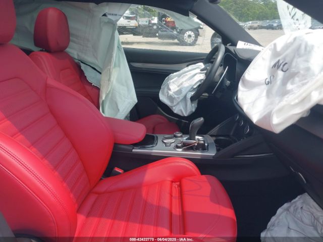 ZASPAKBN0R7D72661 Alfa Romeo Stelvio