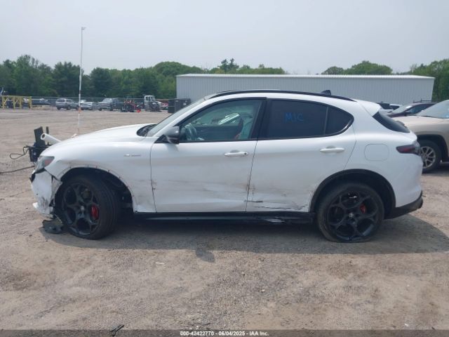 ZASPAKBN0R7D72661 Alfa Romeo Stelvio