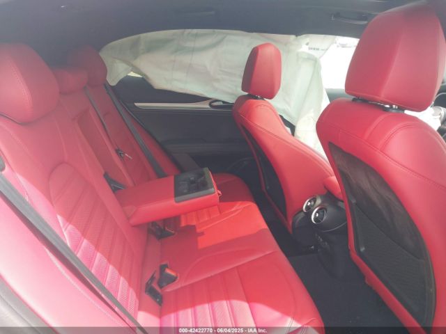 ZASPAKBN0R7D72661 Alfa Romeo Stelvio