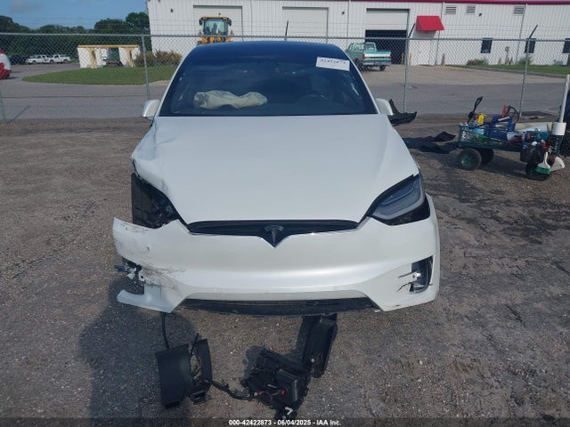 5YJXCDE21MF319681 Tesla 2021