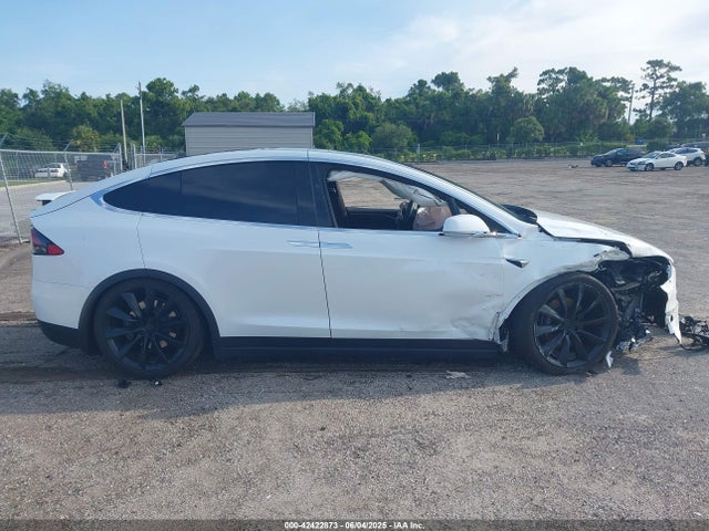 5YJXCDE21MF319681 Tesla 2021