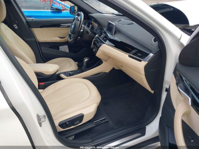2018 BMW X1 WBXHT3C33J5K30625 Photo 4
