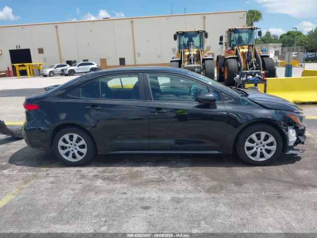 5YFEPMAE0NP368596 Toyota COROLLA LE
