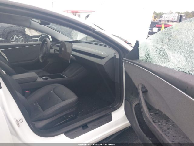 2024 TESLA MODEL 3 5YJ3E1EAXRF740594 Photo 4