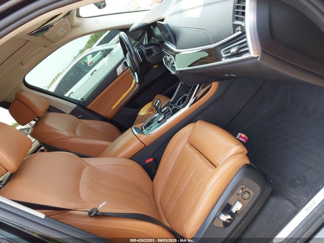 5UXCX4C55KLS38109 BMW X7