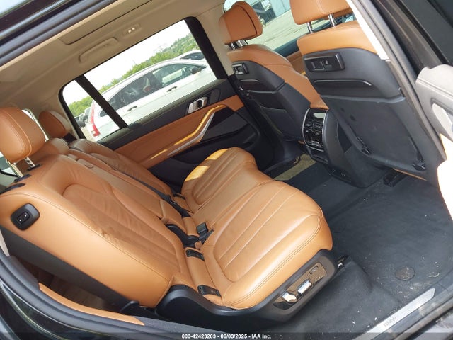 5UXCX4C55KLS38109 BMW X7